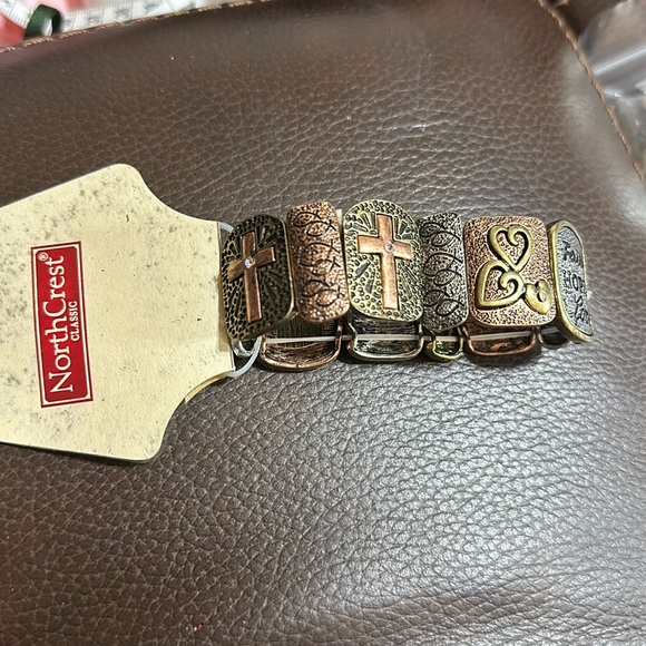 Northcrest Bracelet - Picture 1 of 3